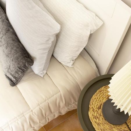 Ayerina First Floor Apartment アリラス エクステリア 写真