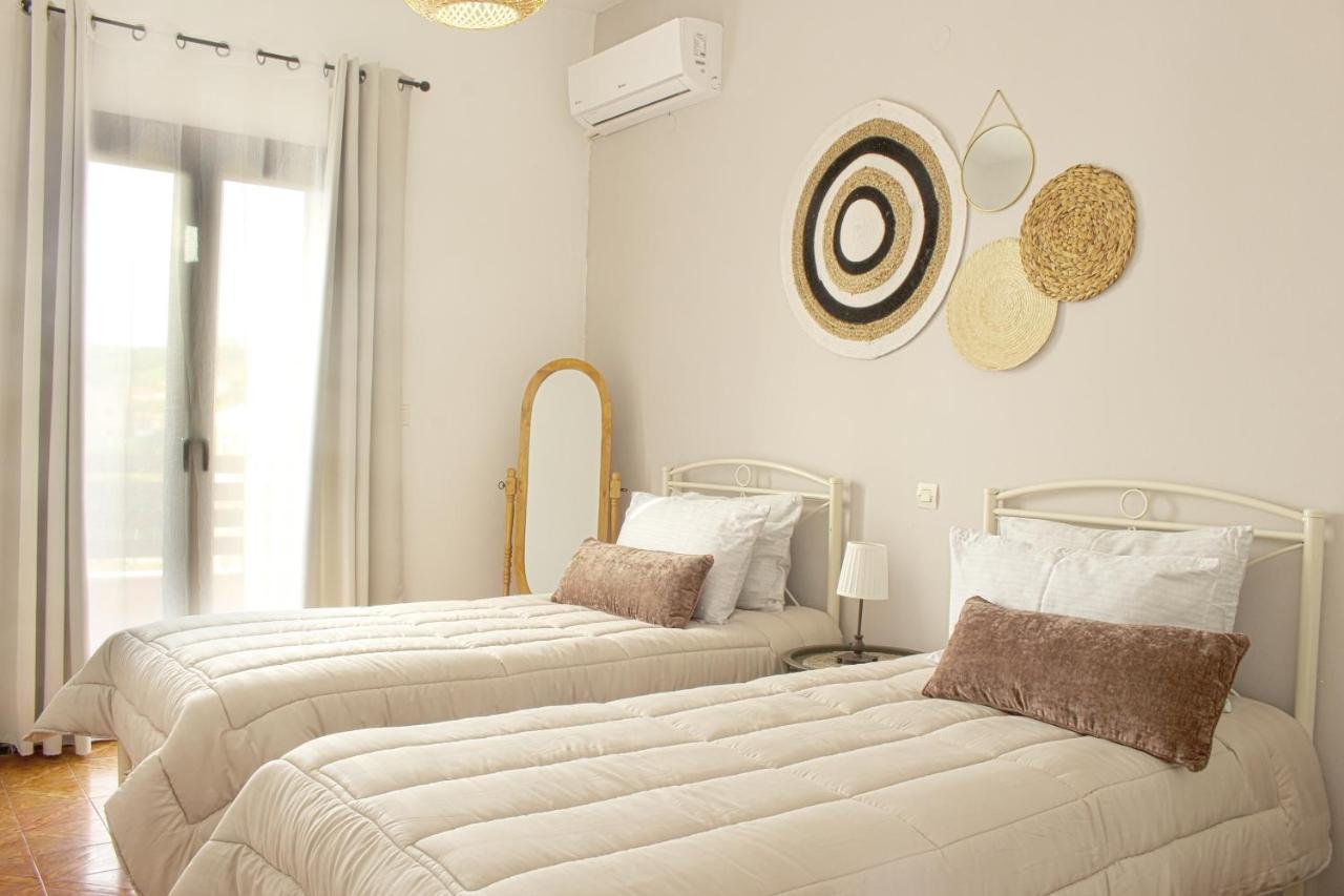 Ayerina First Floor Apartment アリラス エクステリア 写真